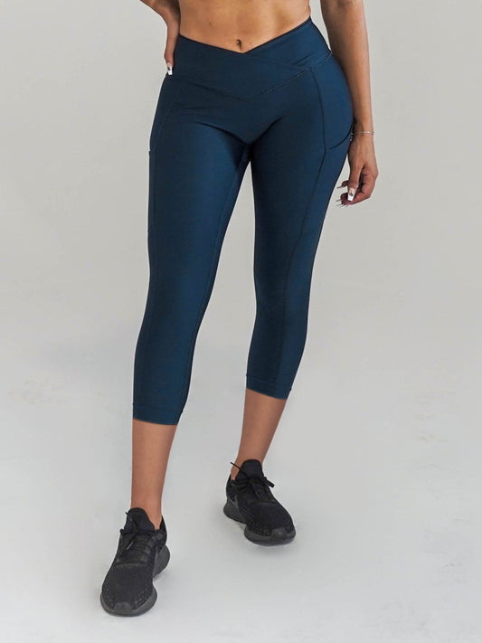 Pristine Pocket Capri Leggings | MIDNIGHT by Obsession Shapewear