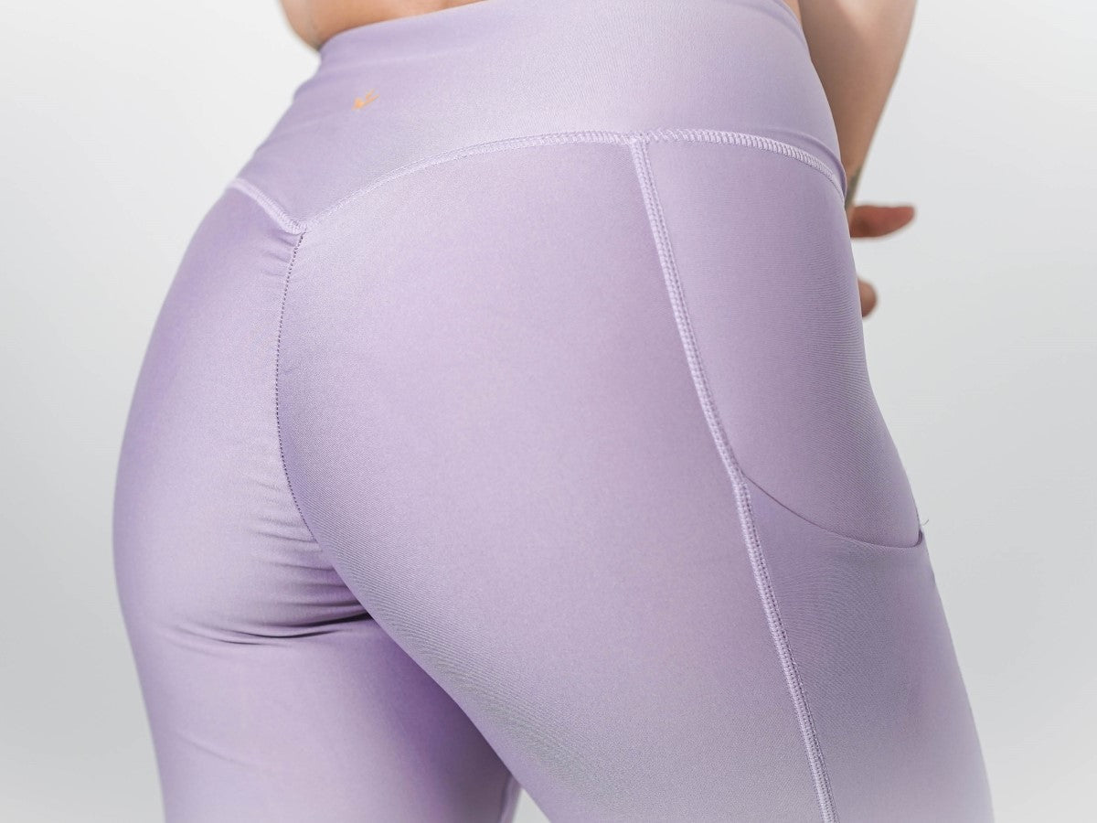 Pristine Pocket Capri Leggings | LILAC by Obsession Shapewear